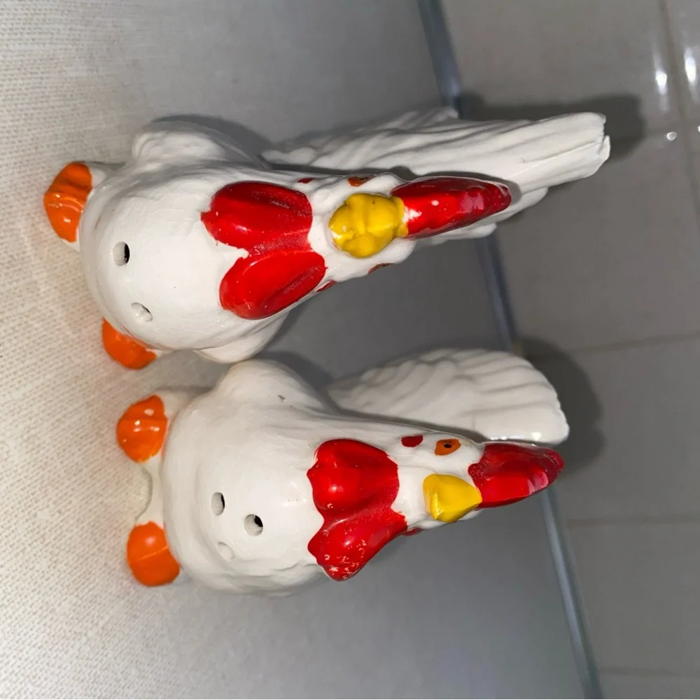 Vintage Japan Rooster Hen Chicken Salt And Pepper Shakers‎ Set